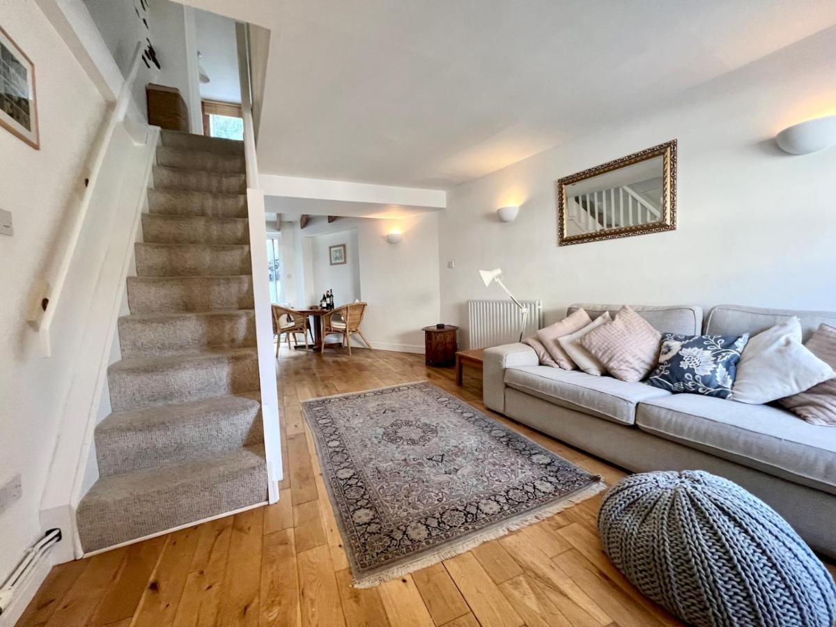 Pass The Keys 64 Church Street Characterful 2-Bed Cottage In The Heart Of Town Кингсбридж Екстериор снимка